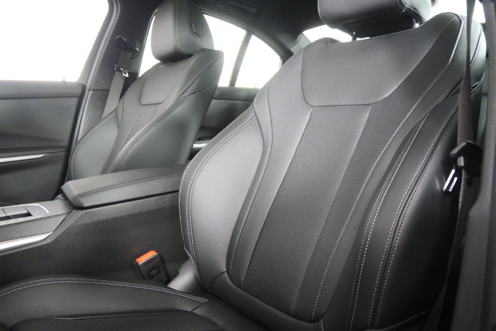 Certified 2025 BMW 330i Sedan RWD image 10