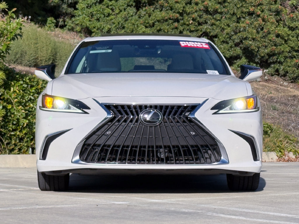 Certified 2024 Lexus ES 300h w/ Premium Package FWD image 5