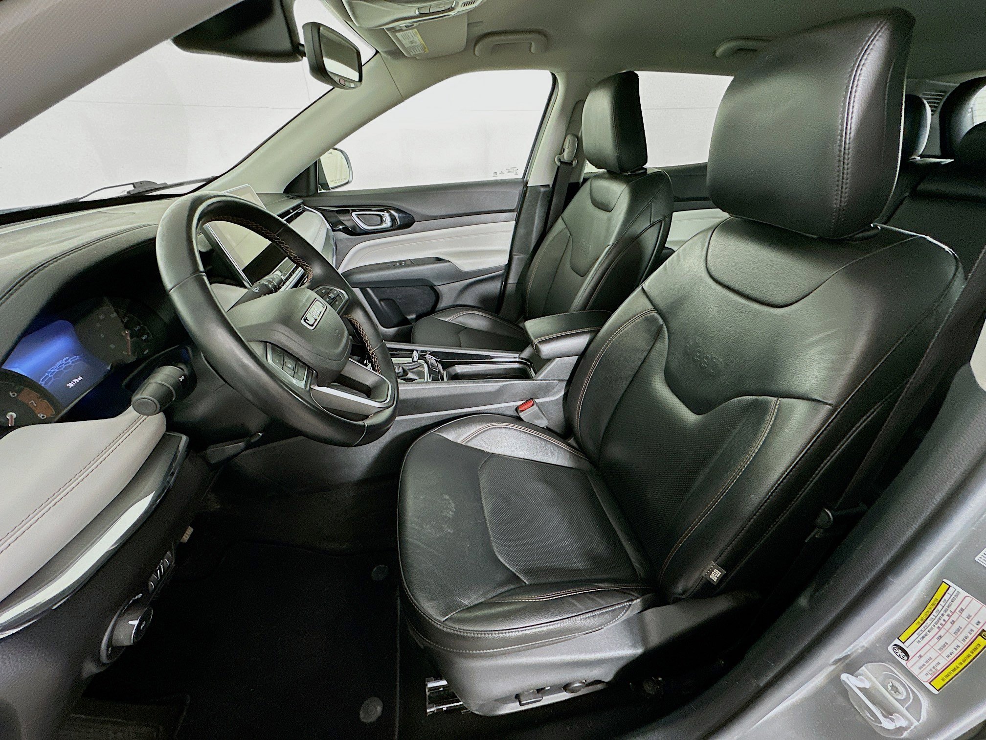 Used 2022 Jeep Compass Limited image 13