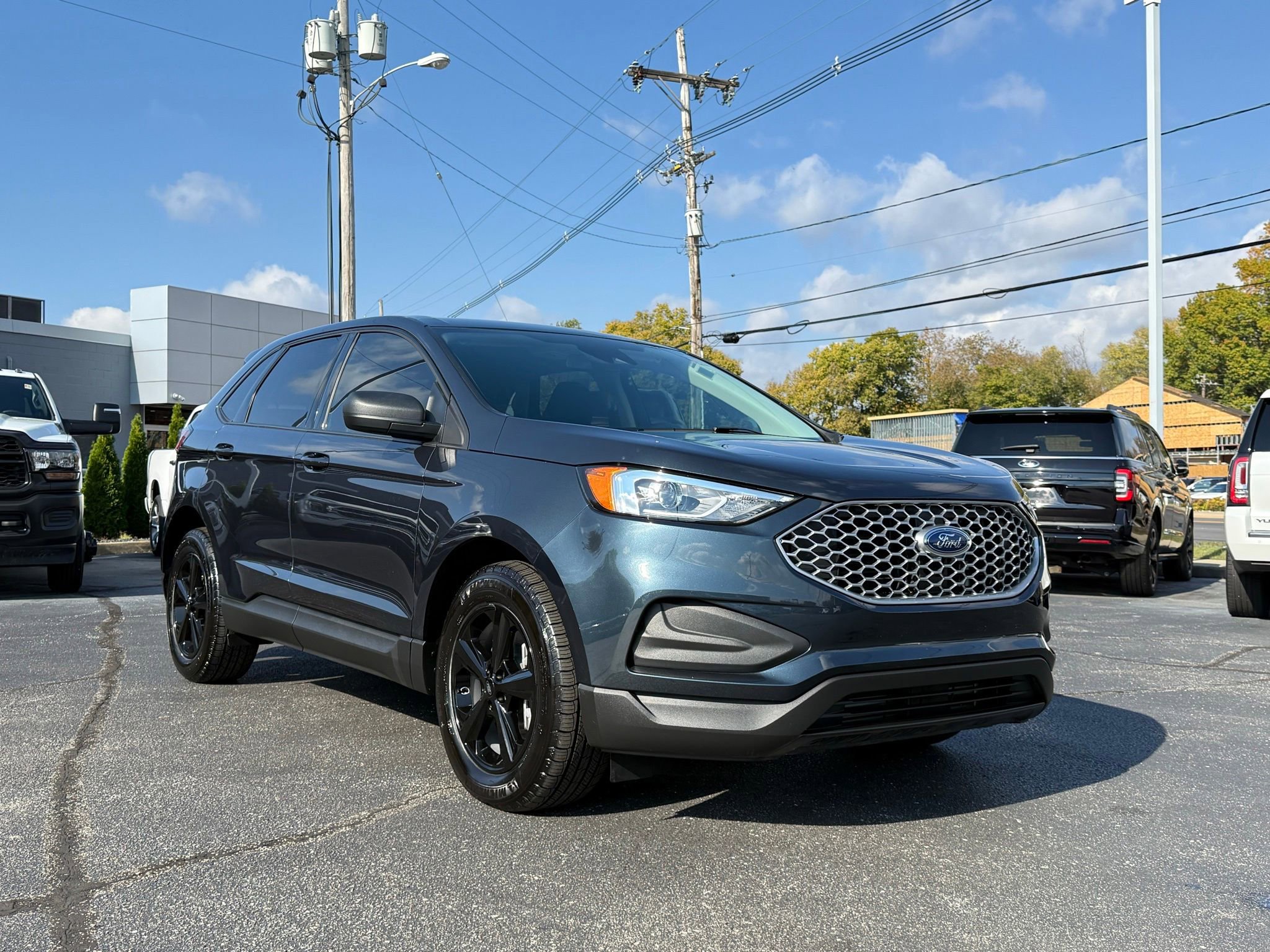 Used 2024 Ford Edge SE image 5