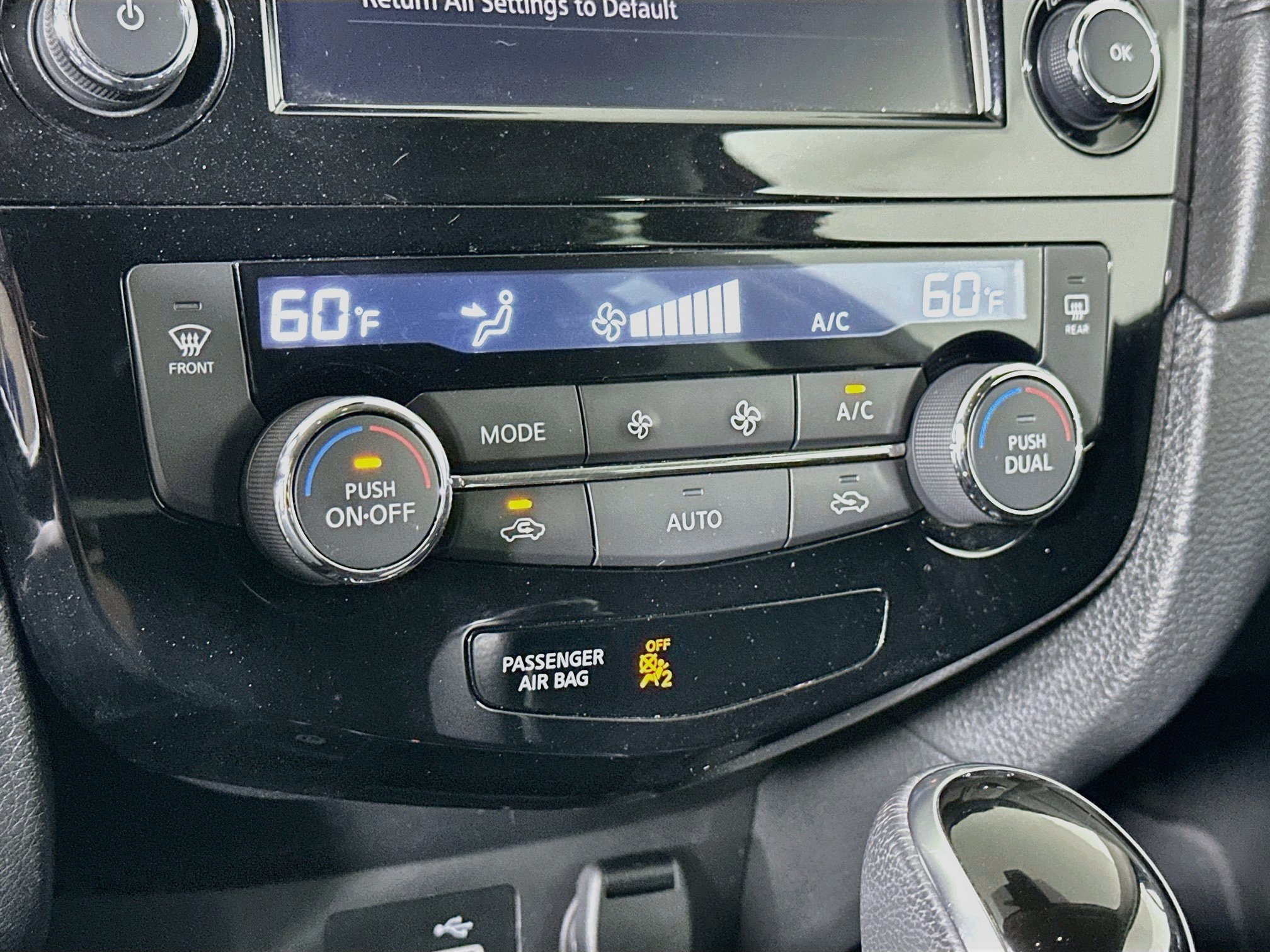Used 2019 Nissan Rogue SV w/ Premium Package FWD image 24