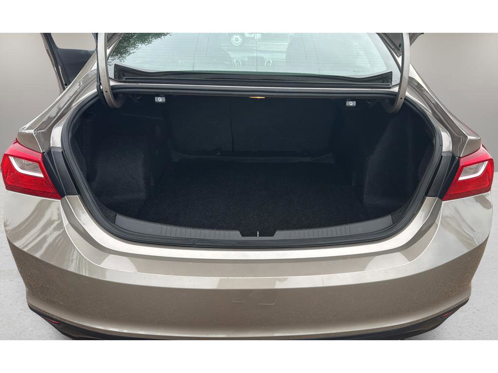 Used 2023 Chevrolet Malibu LT FWD image 13
