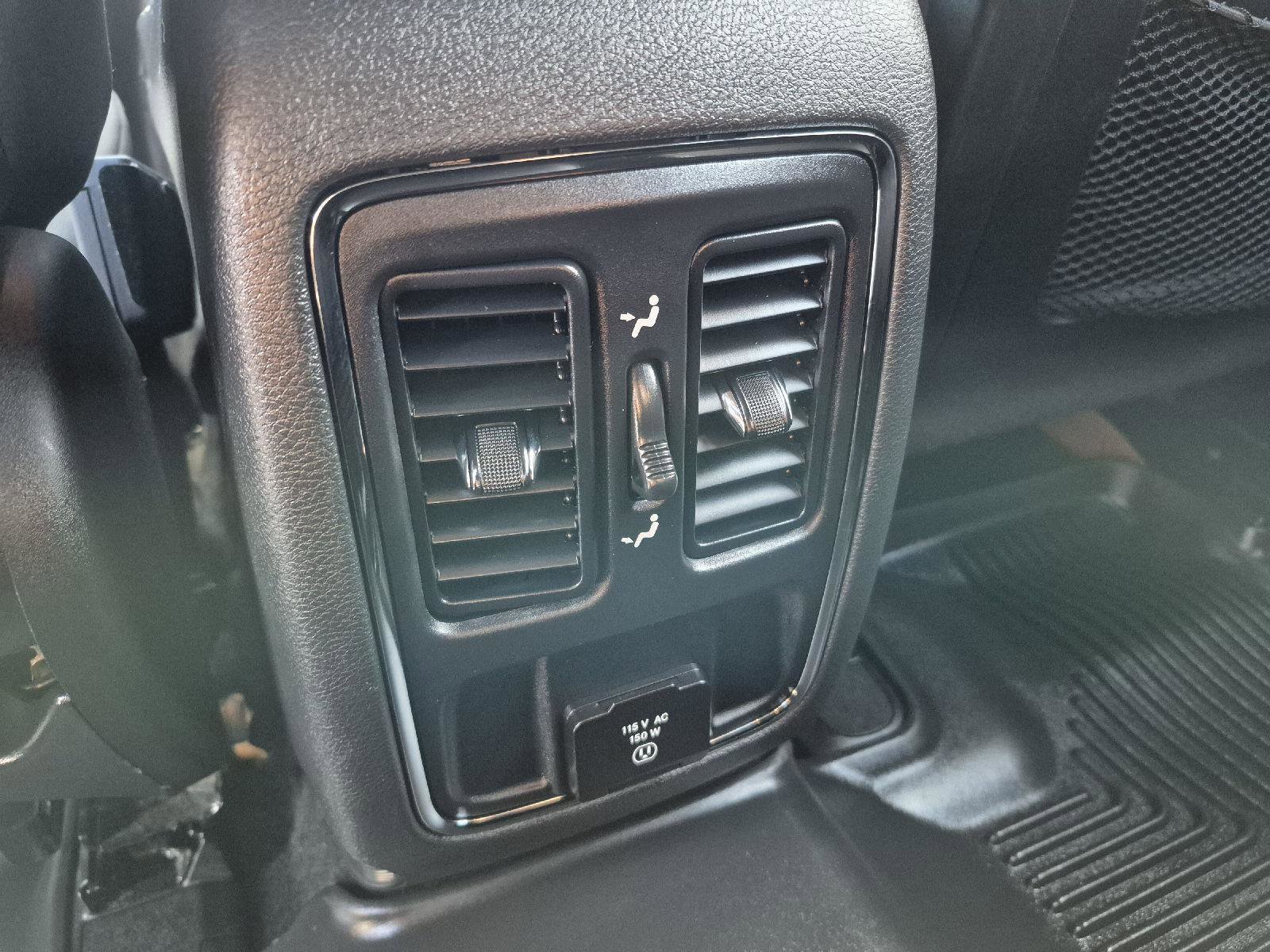 Used 2019 Jeep Grand Cherokee Laredo image 24