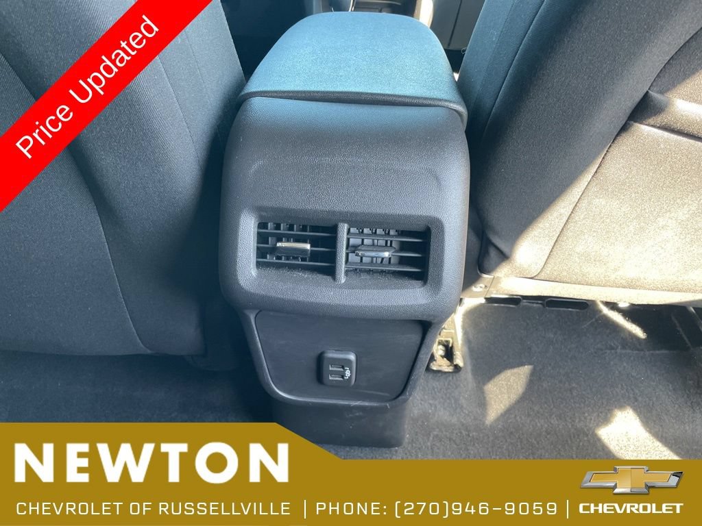 Used 2024 Chevrolet Equinox LT w/ LPO, Floor Liner Package FWD image 31