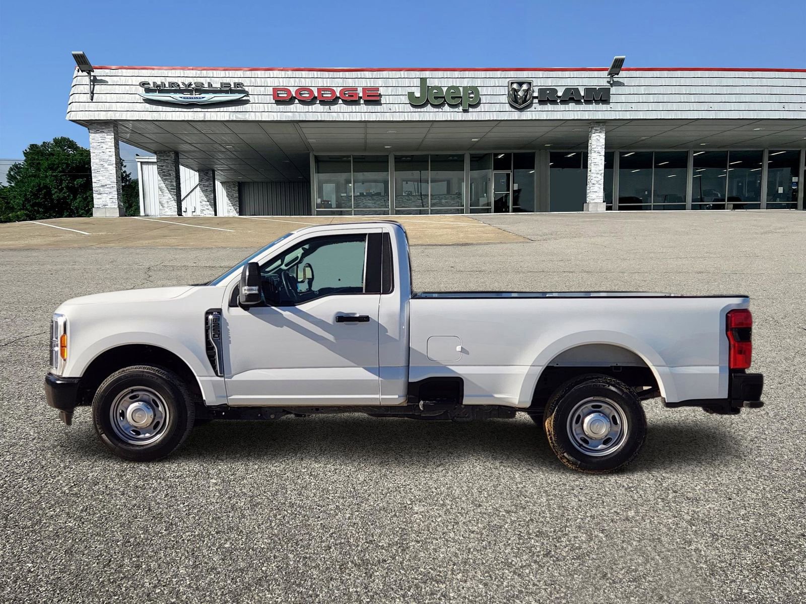 Used 2023 Ford F250 XL w/ 360-Degree Camera Package image 3