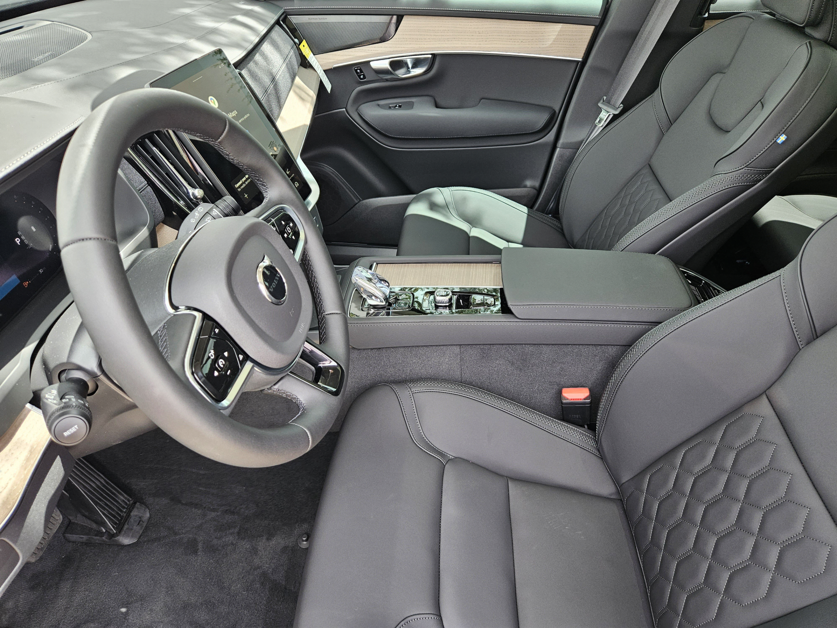 New 2026 Volvo XC90 B6 Plus w/ Protection Package Premier AWD/4WD image 10