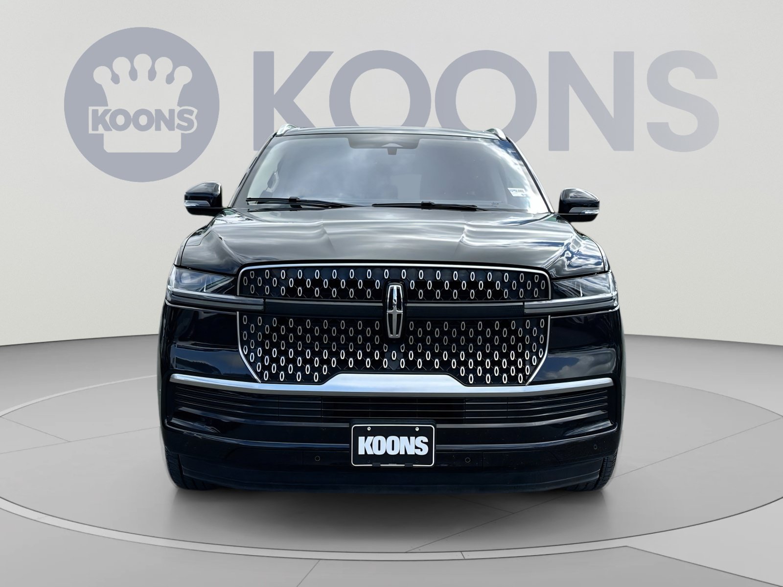 Used 2025 Lincoln Navigator Reserve AWD/4WD image 4