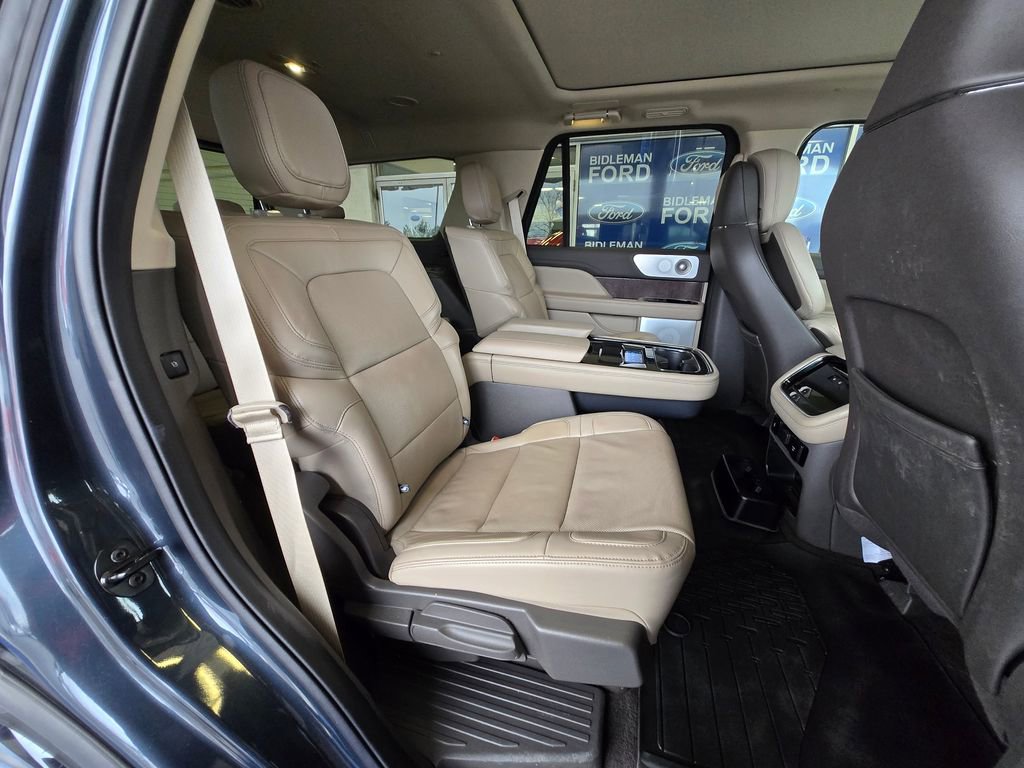 Used 2022 Lincoln Navigator Reserve image 26