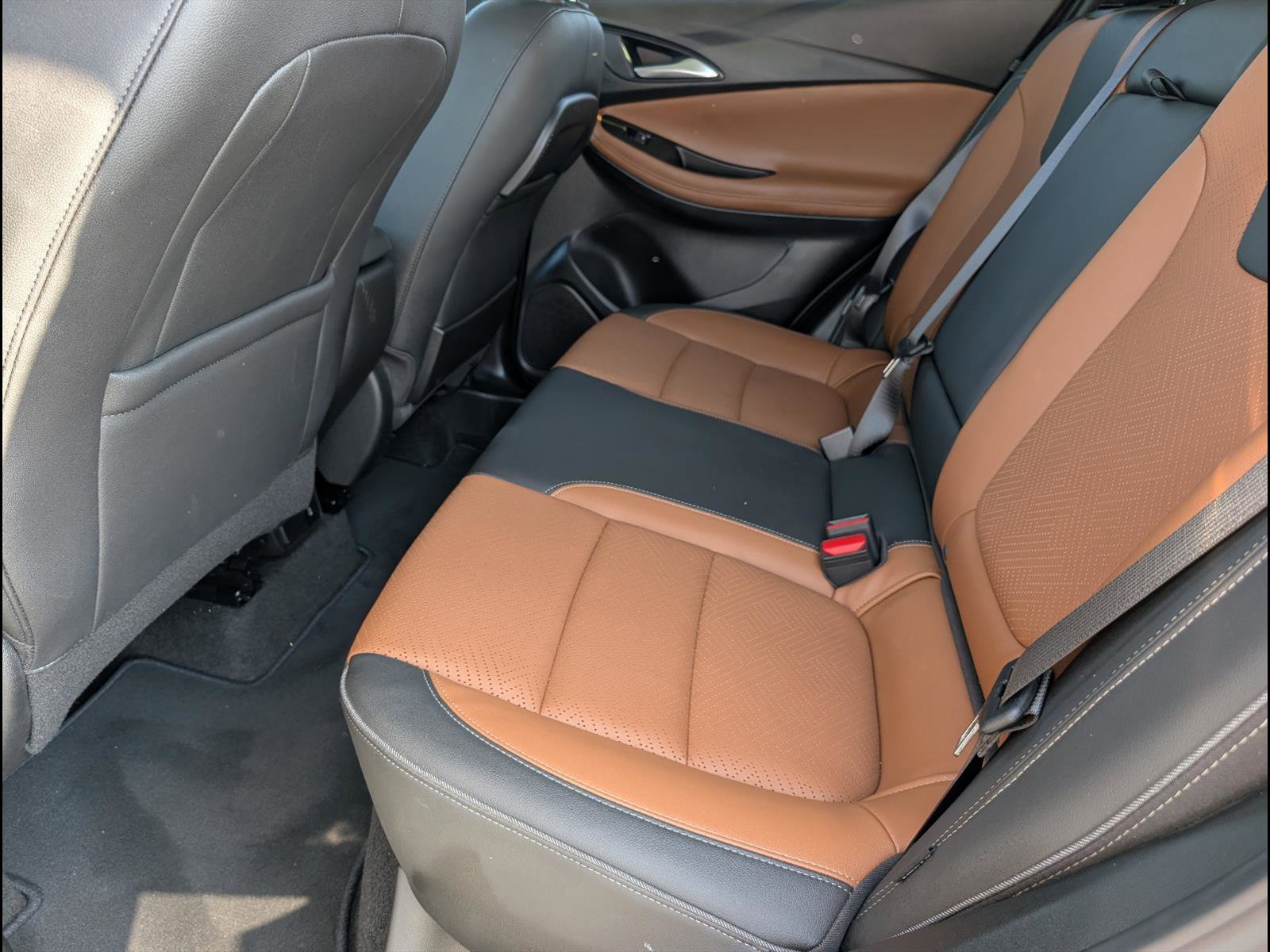 Used 2020 Buick Encore GX Essence FWD image 12