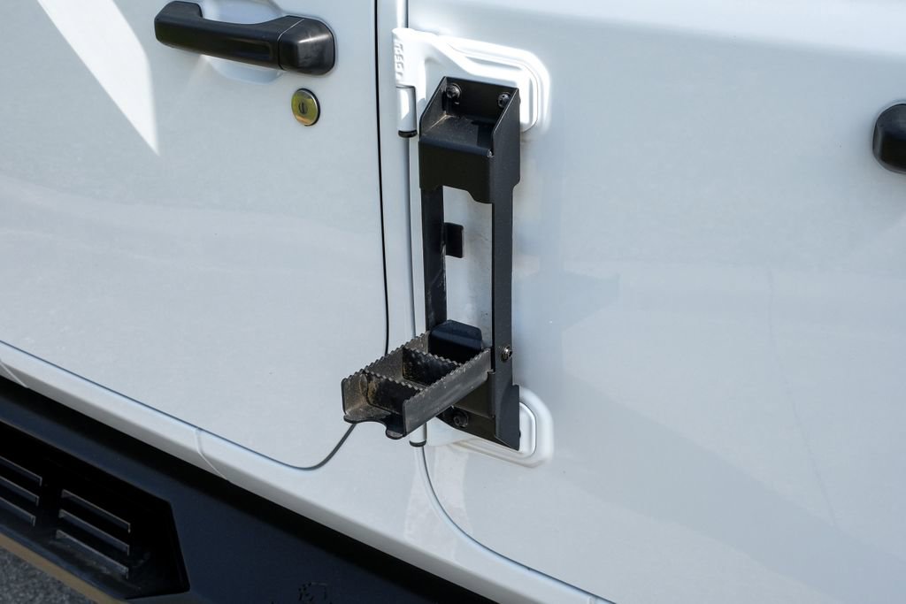 Used 2023 Jeep Gladiator Sport image 52