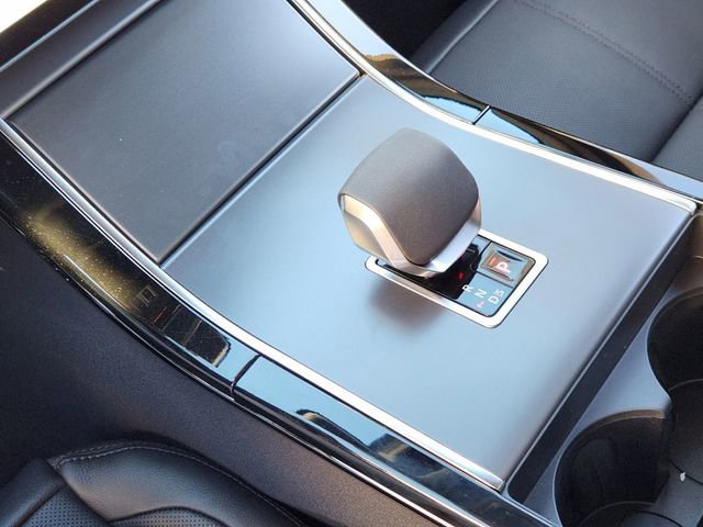 New 2025 Land Rover Range Rover Velar Dynamic SE image 15