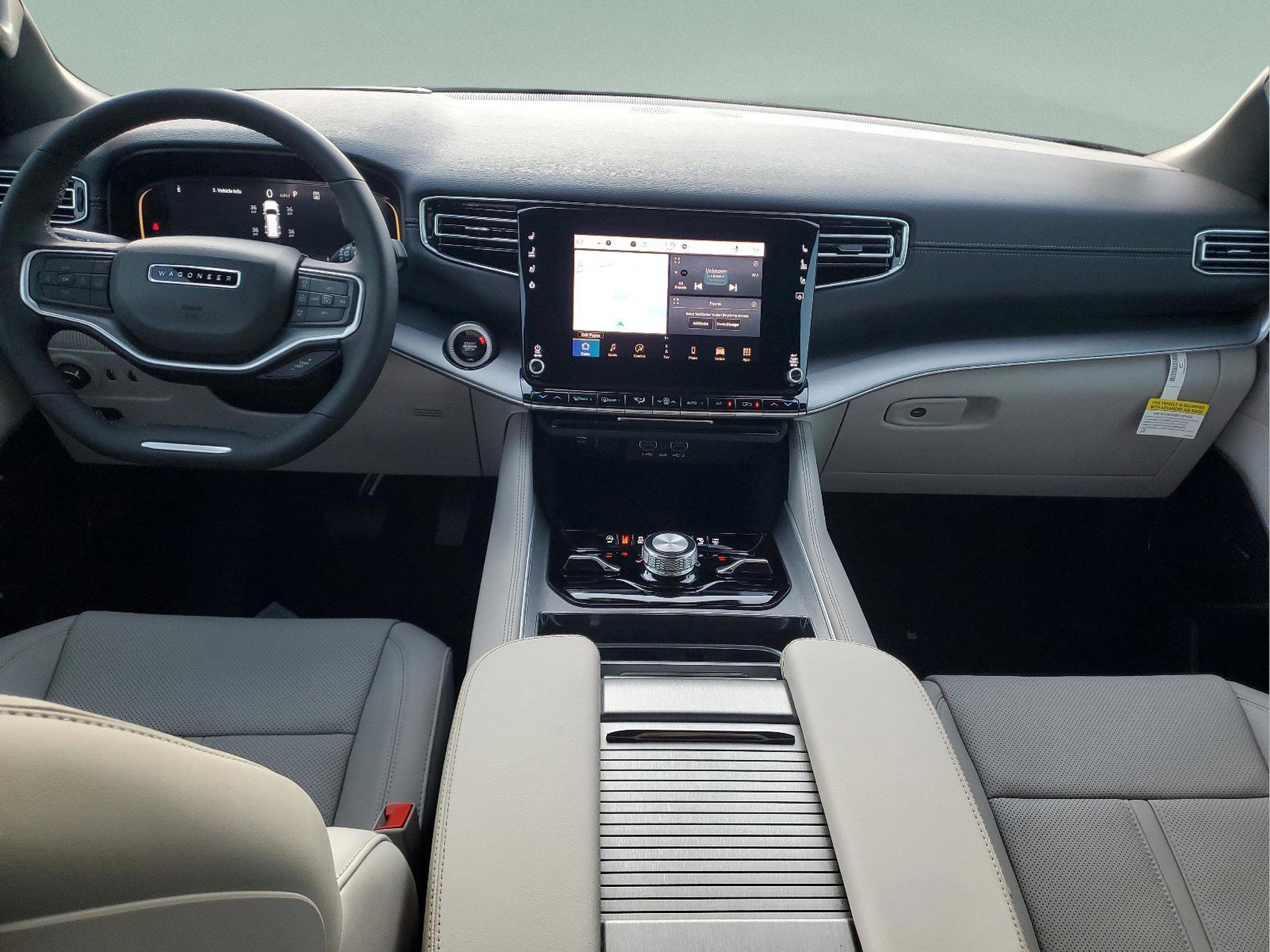 New 2025 Jeep Wagoneer L Series III w/ 8-pass Seating Package image 10