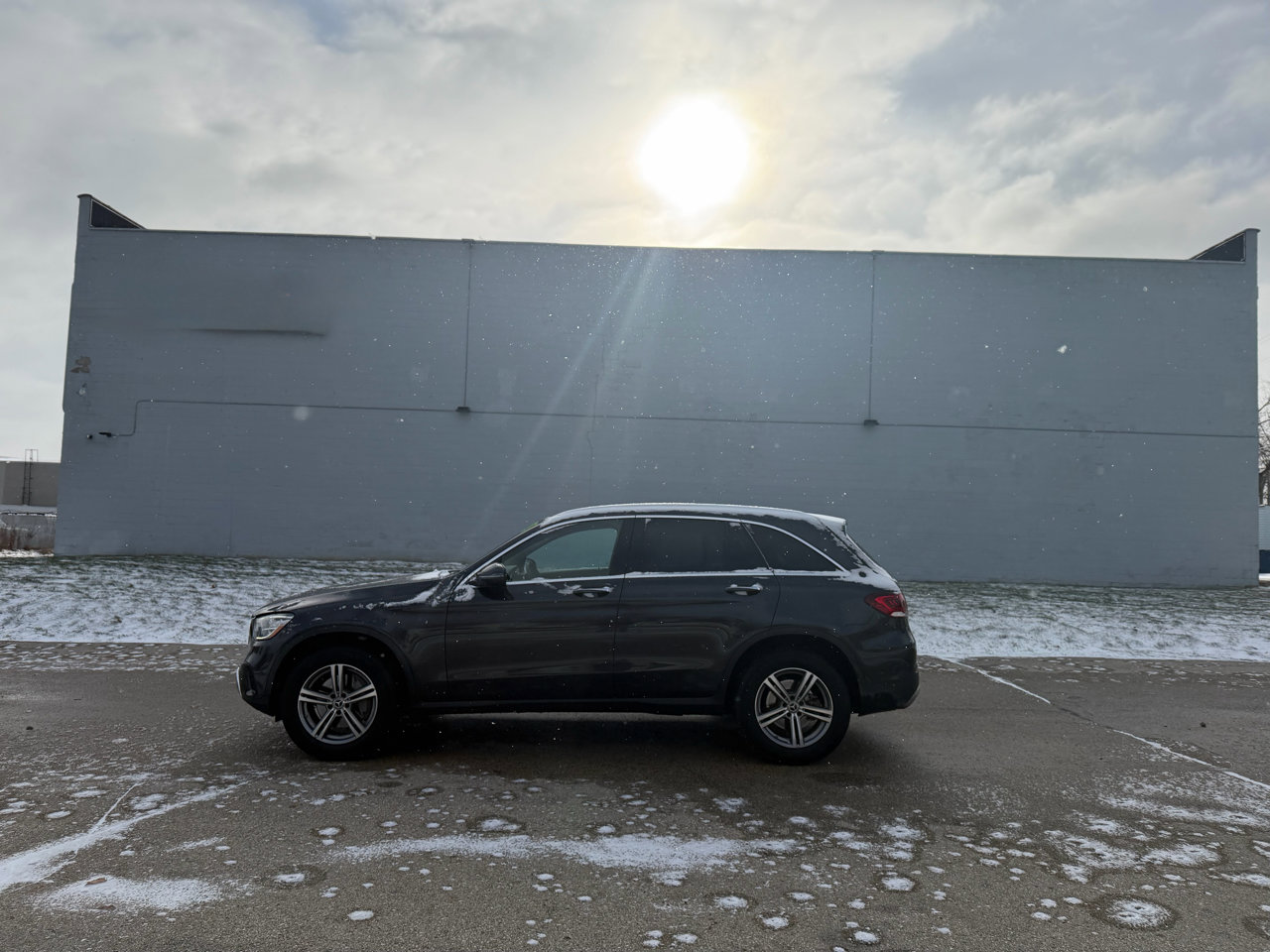 Used 2021 Mercedes-Benz GLC 300 4MATIC image 4