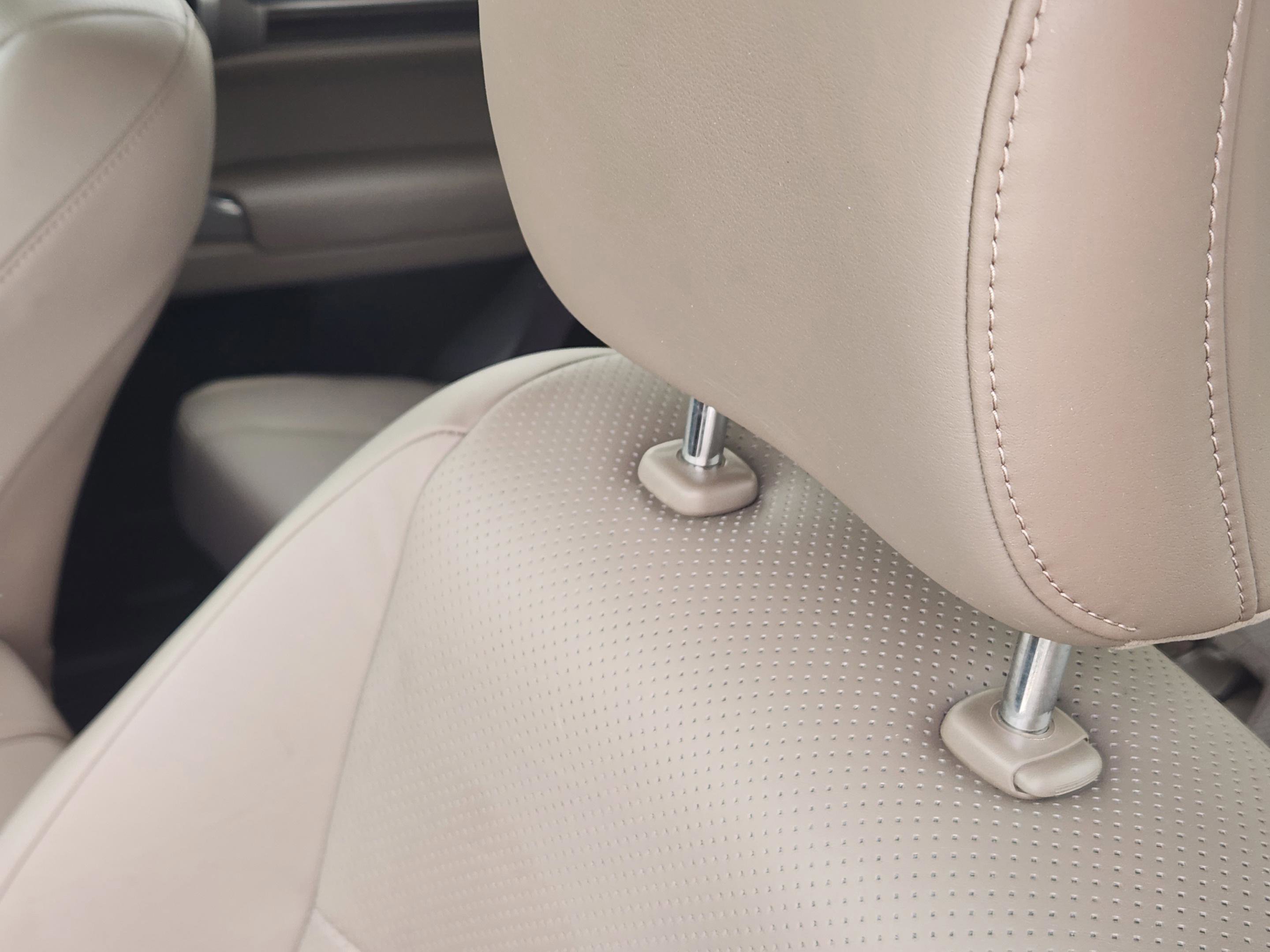 Used 2023 Lexus GX 460 Luxury w/ Sport Design Package image 8