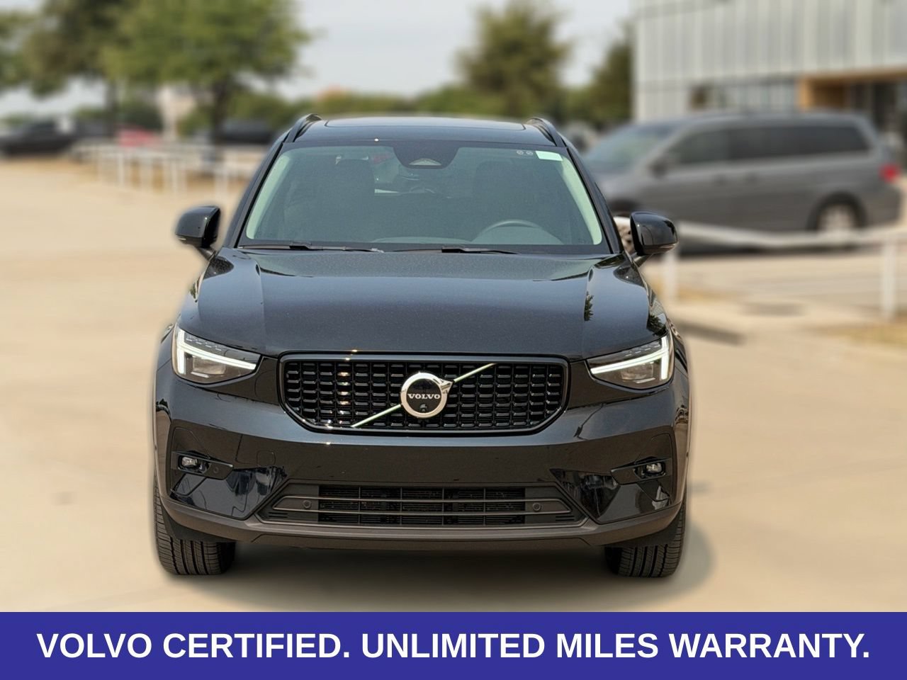 Certified 2026 Volvo XC40 B5 Plus AWD/4WD image 4