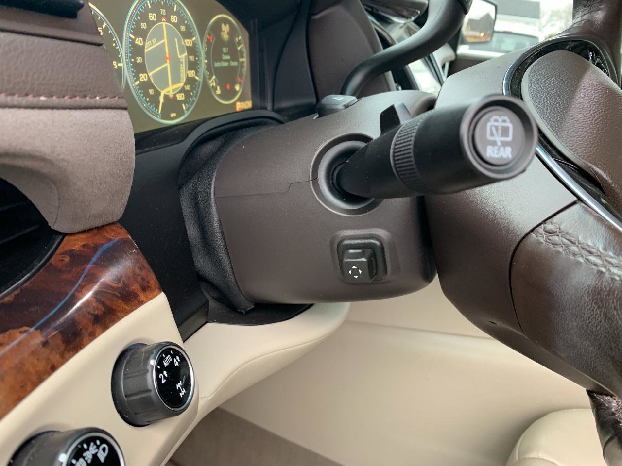 Used 2015 Cadillac Escalade ESV Premium image 12