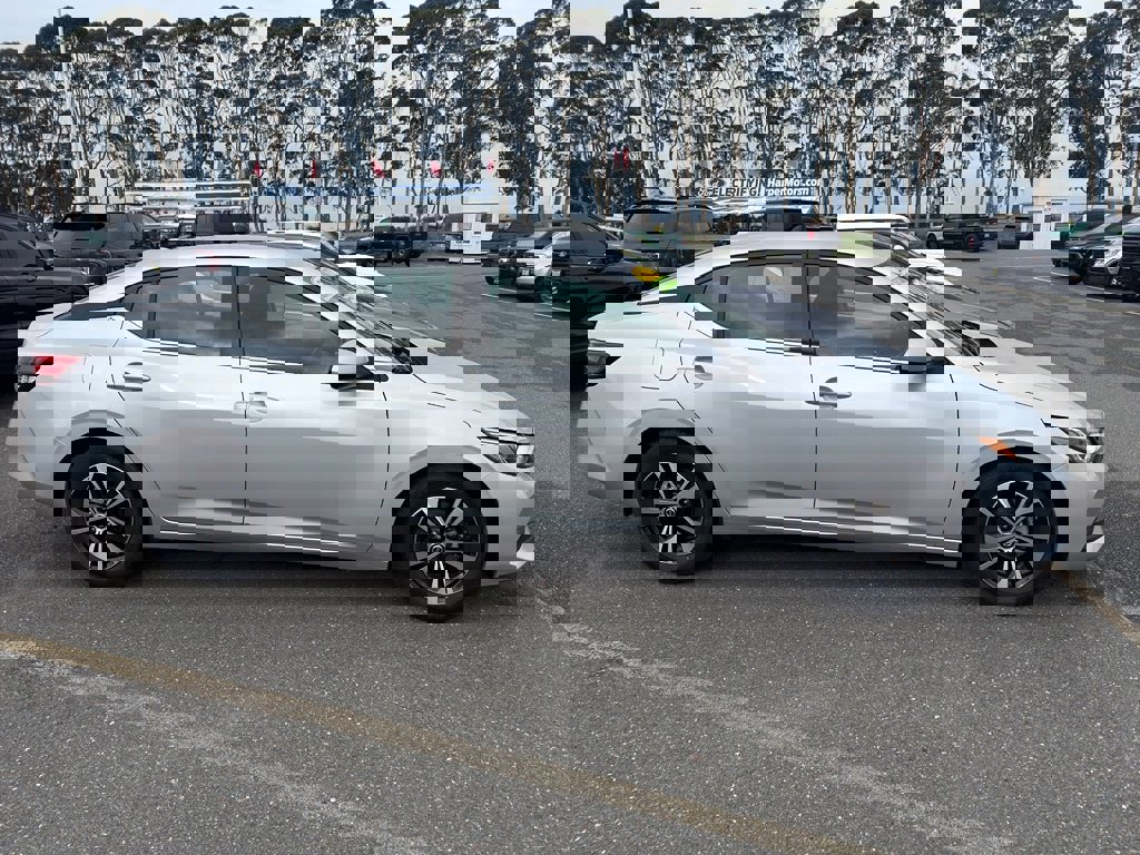 Used 2022 Nissan Sentra SV image 4