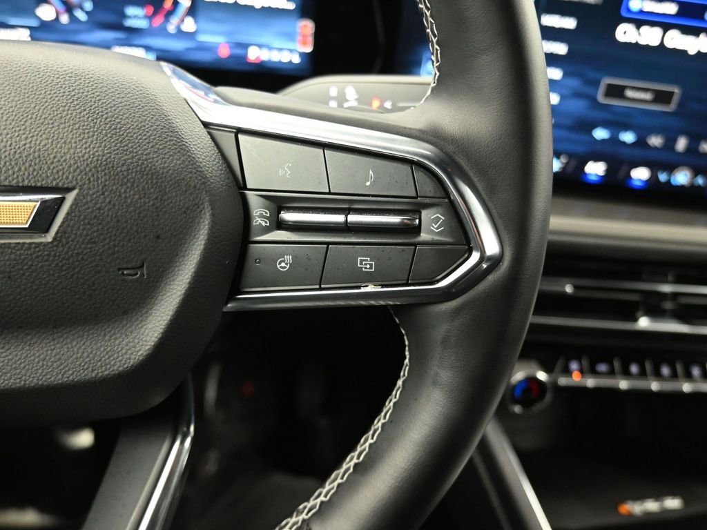 Used 2025 Chevrolet Traverse LT w/ Driver Confidence Package image 27