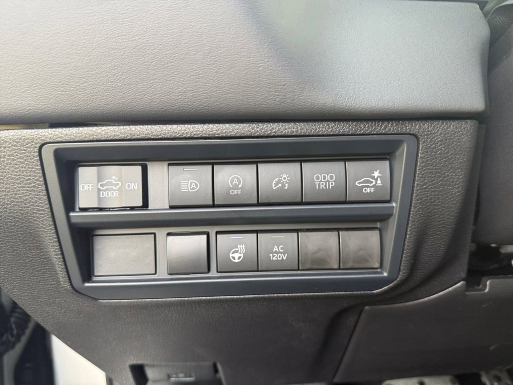 Used 2025 Toyota Tundra Platinum image 25