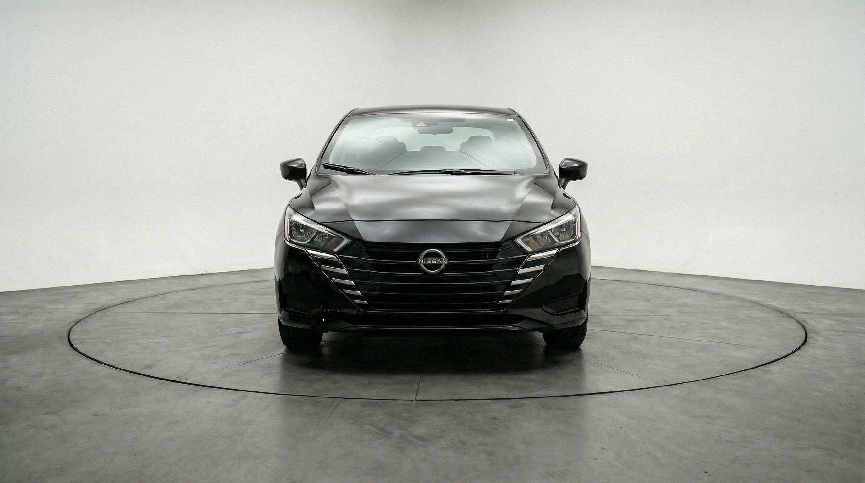 Used 2025 Nissan Versa SV image 2