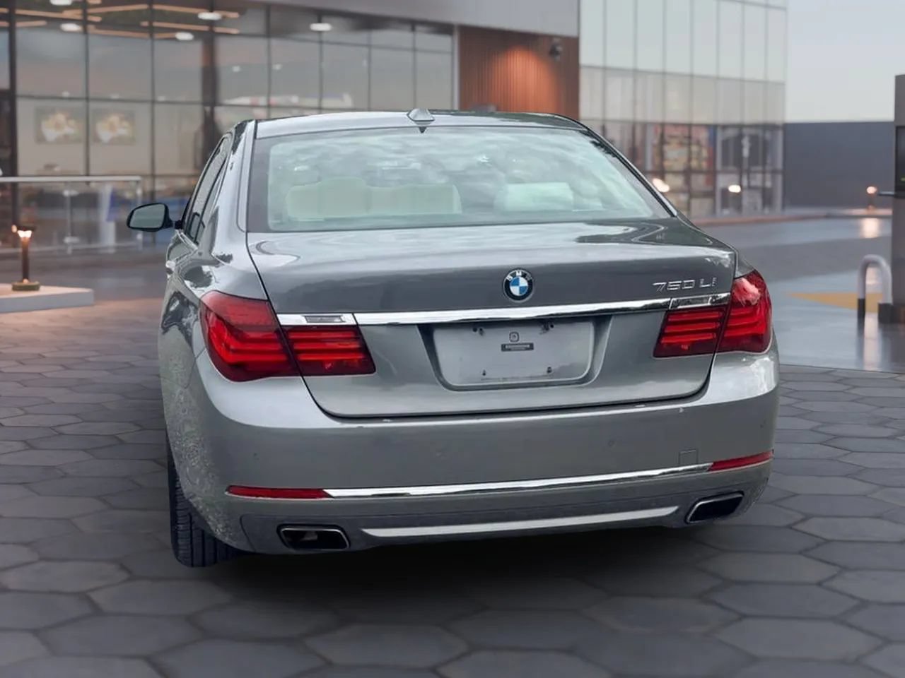 Used 2013 BMW 750Li RWD image 8