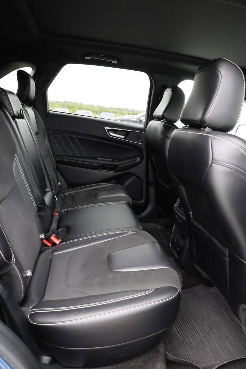 Used 2020 Ford Edge ST w/ Equipment Group 401A AWD/4WD image 16