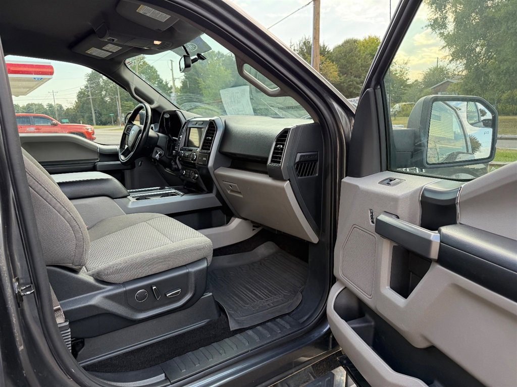 Used 2017 Ford F150 XLT w/ Equipment Group 302A Luxury image 14