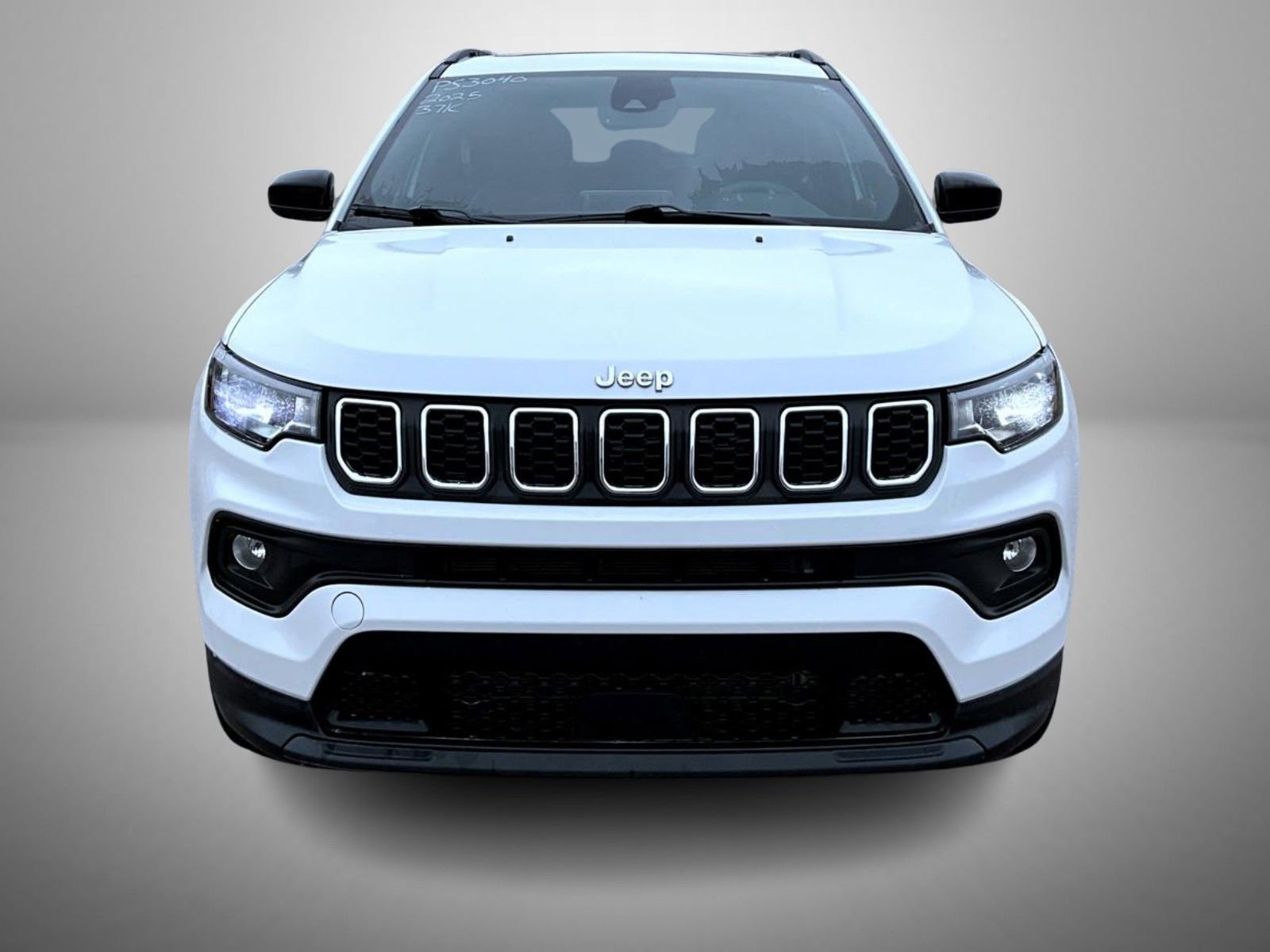Used 2025 Jeep Compass Latitude w/ Sun & Sound Group AWD/4WD image 2