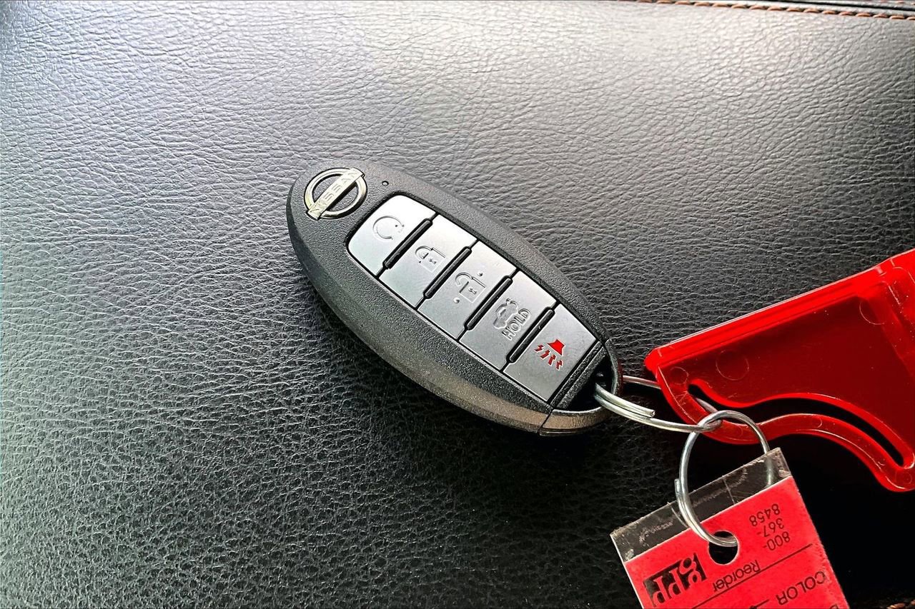 Used 2023 Nissan Maxima SR w/ Sport Mat Group FWD image 36