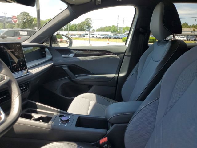 Certified 2025 Volkswagen Tiguan SE R-Line AWD/4WD image 17