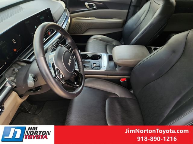 Used 2025 Kia Carnival image 13