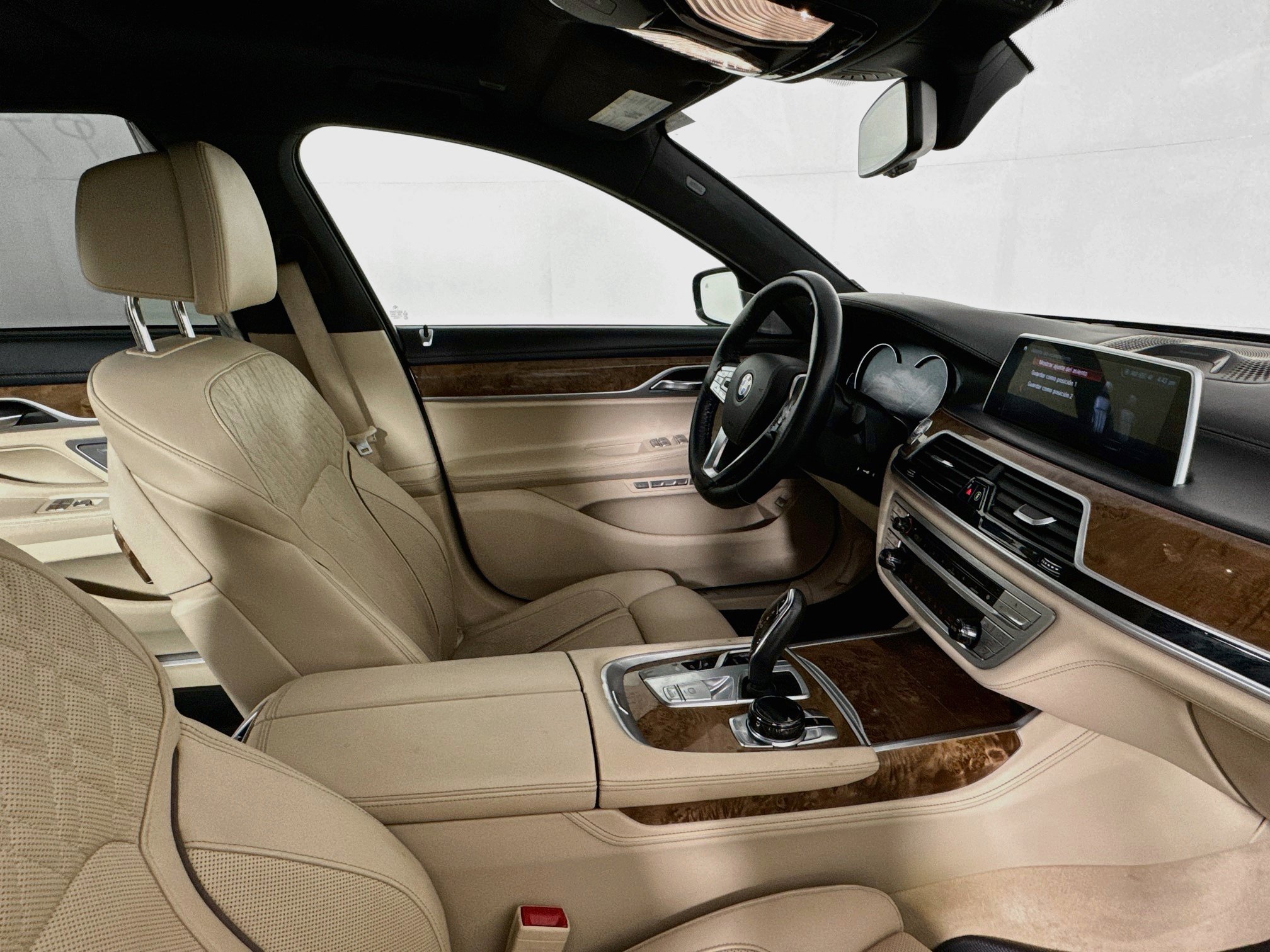 Used 2018 BMW 750i RWD image 50