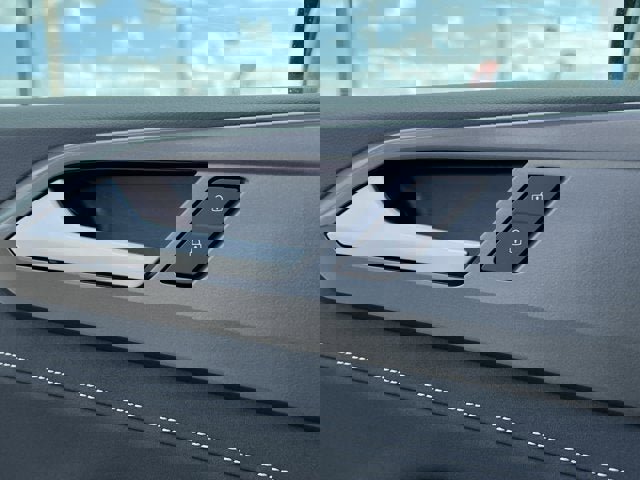 New 2025 Volkswagen Taos SE image 10