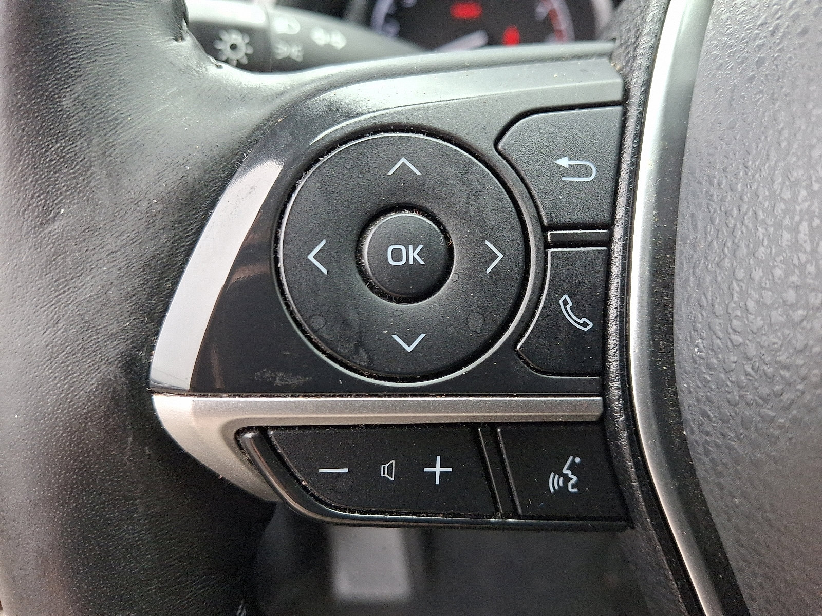 Certified 2022 Toyota Camry LE image 21