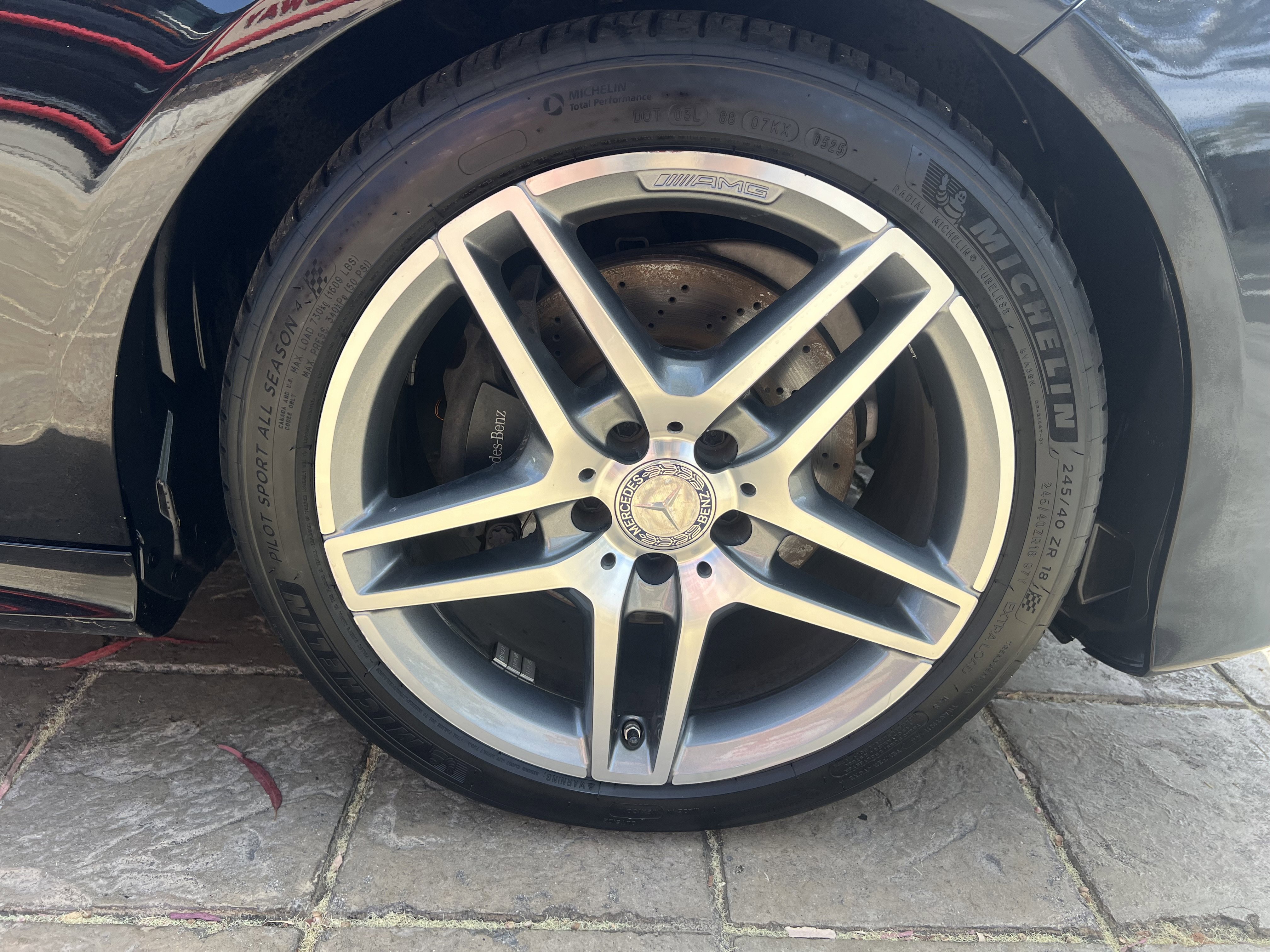 Used 2015 Mercedes-Benz E 400 Sedan w/ Driver Assistance Package image 11