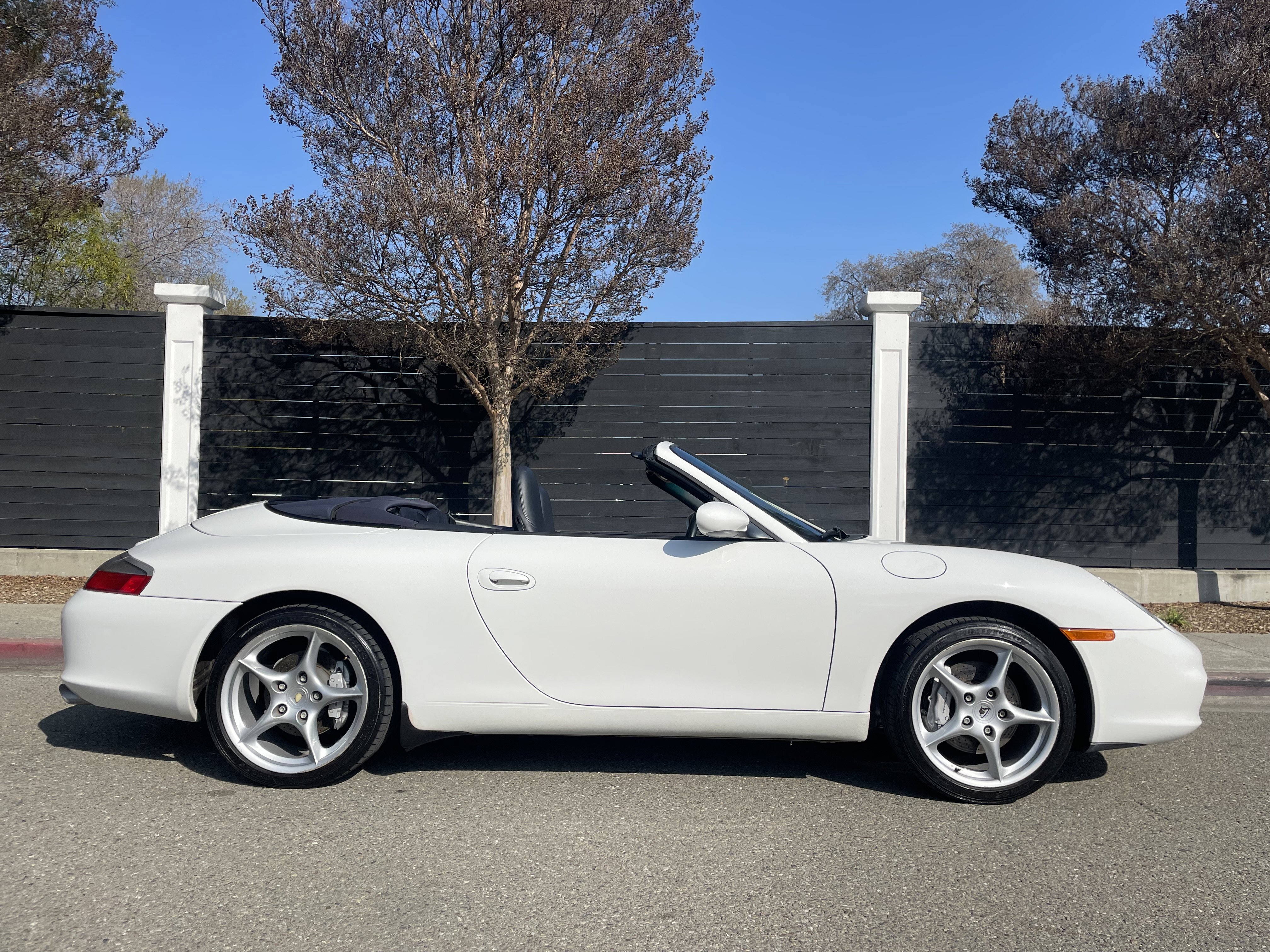 Used 2003 Porsche 911 Carrera 4 image 2