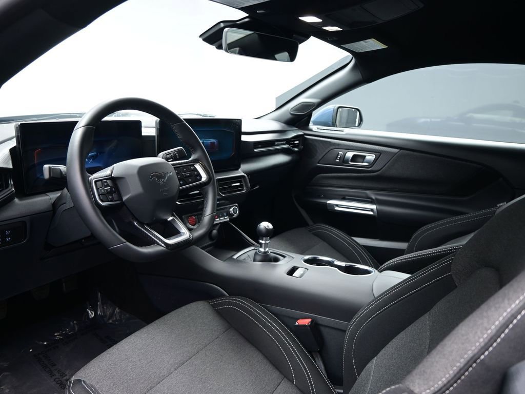 Used 2025 Ford Mustang GT RWD image 8