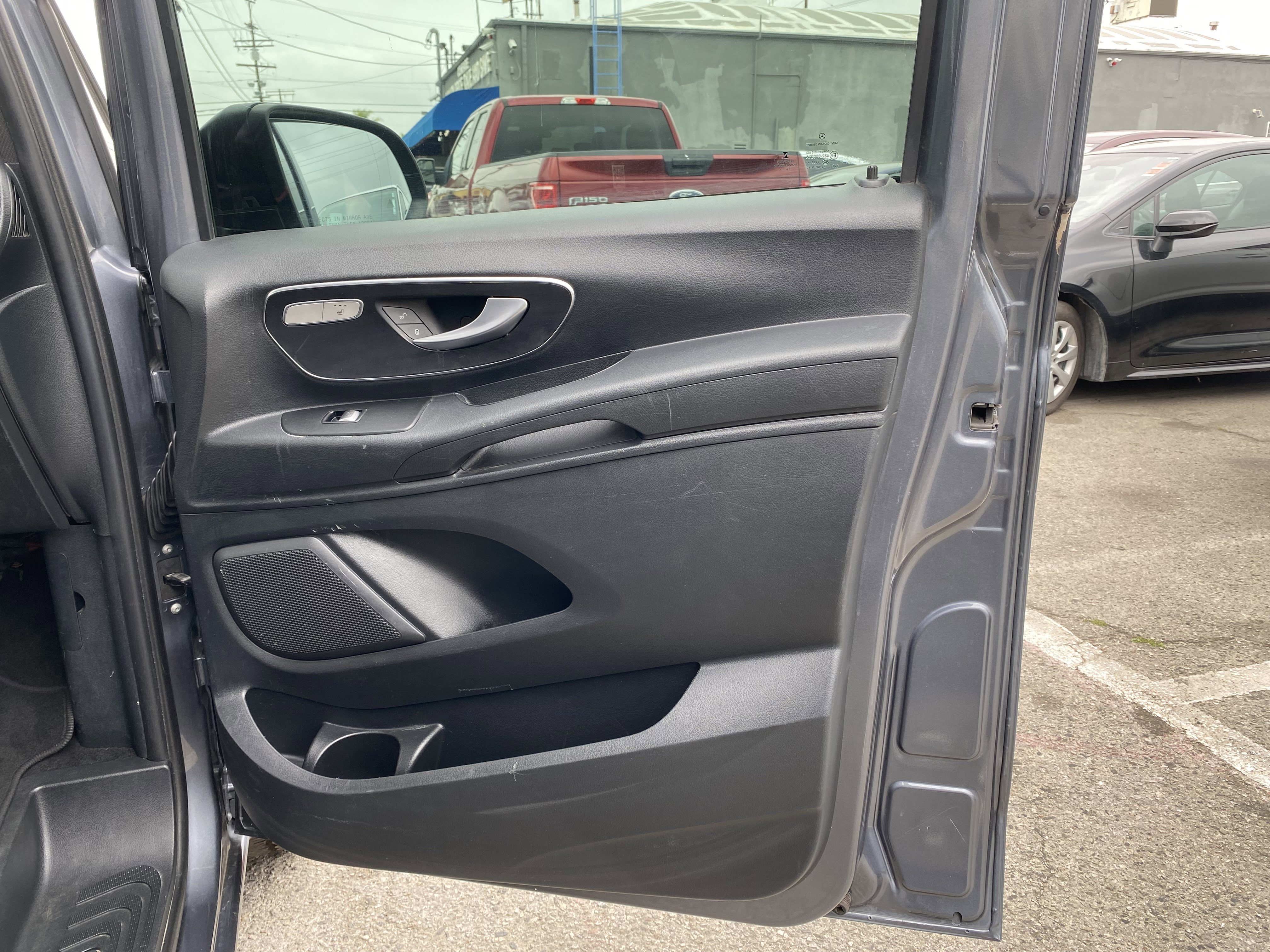 Used 2017 Mercedes-Benz Metris Passenger image 23