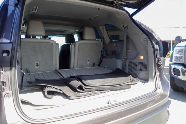 Used 2017 Toyota Highlander XLE image 29