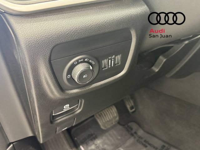 Used 2022 Jeep Grand Cherokee L Limited w/ Black Appearance Package RWD image 30
