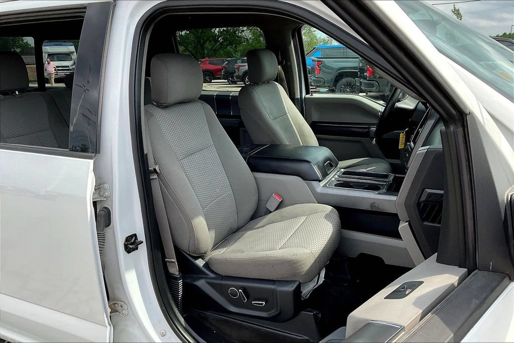 Used 2017 Ford F150 XLT w/ Equipment Group 302A Luxury AWD/4WD image 16