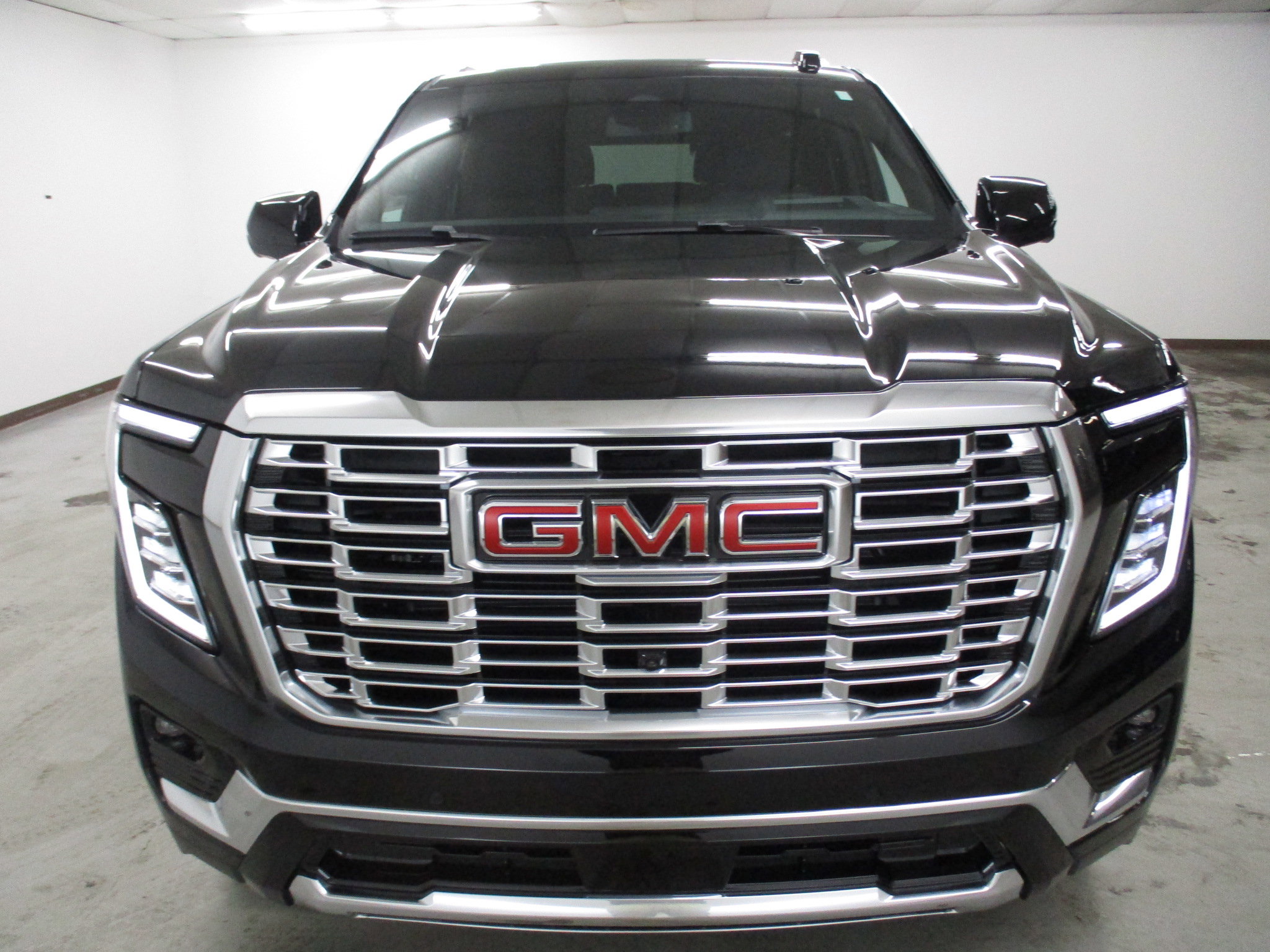 New 2026 GMC Yukon Denali AWD/4WD image 1