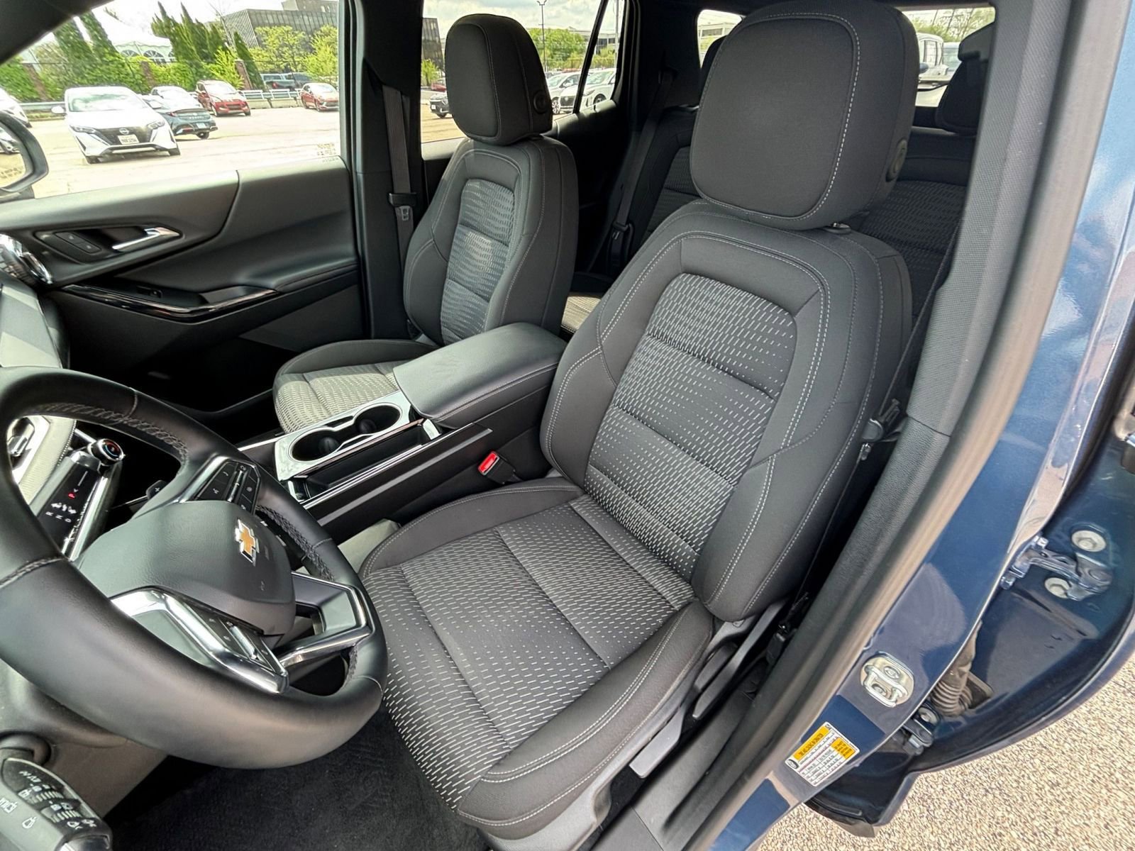 Used 2025 Chevrolet Equinox LT FWD image 37