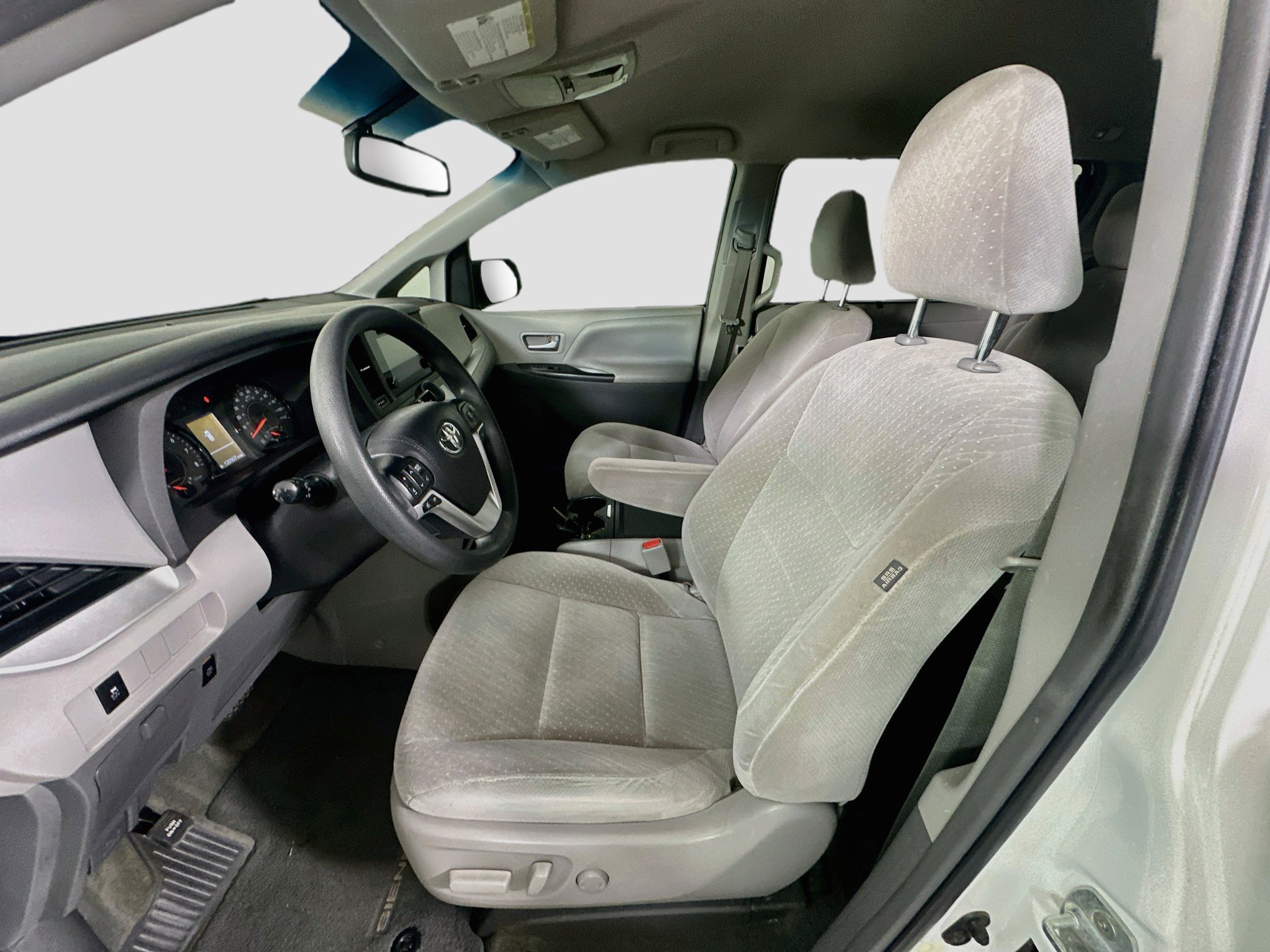 Used 2017 Toyota Sienna LE FWD image 13