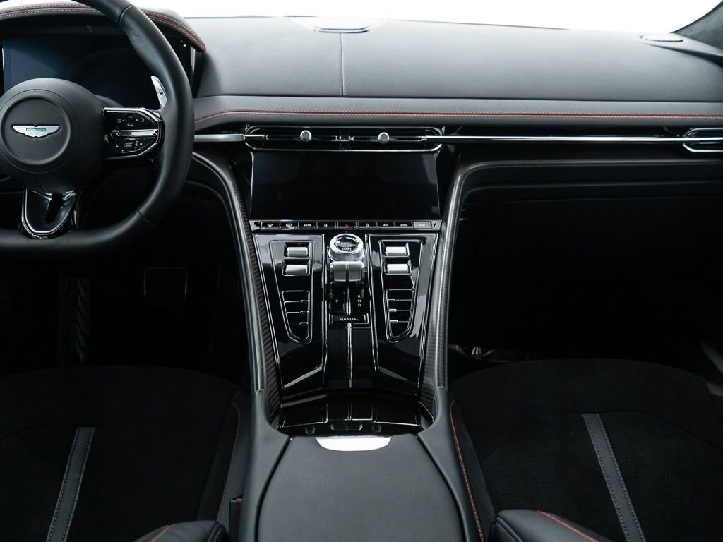 Used 2025 Aston Martin DB12 Coupe image 23