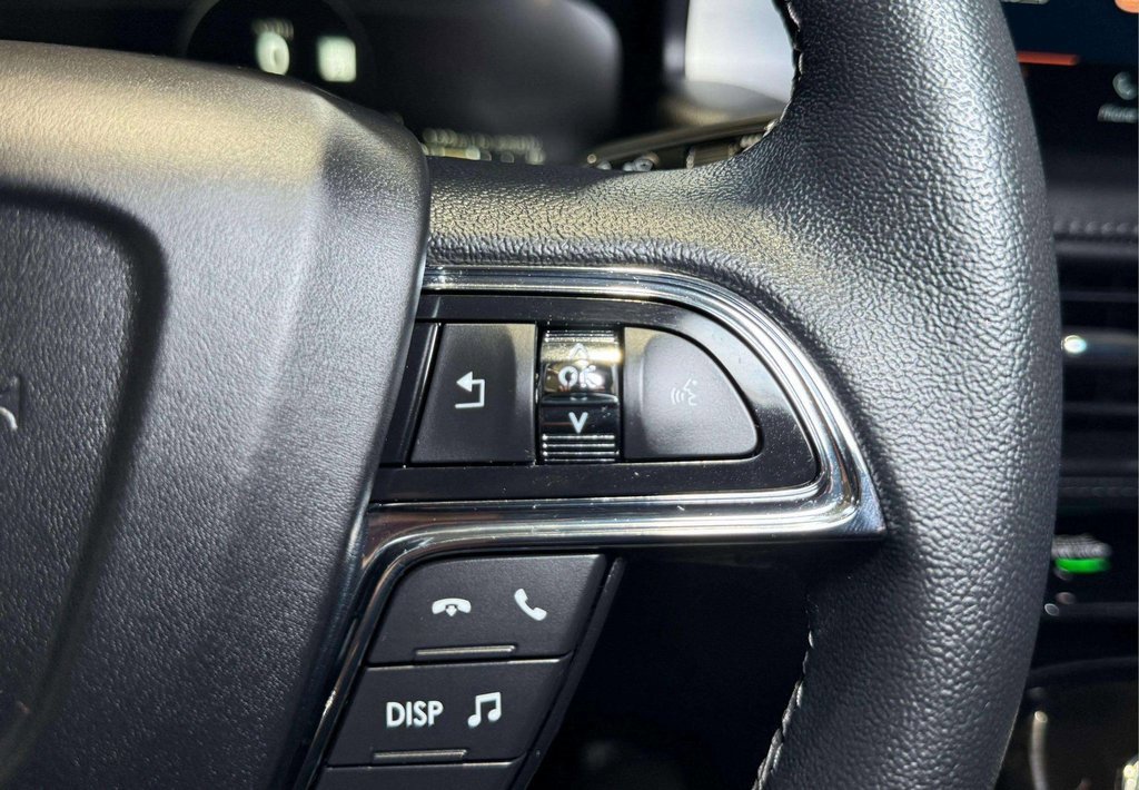 Used 2022 Lincoln Nautilus FWD w/ Premium Package image 10