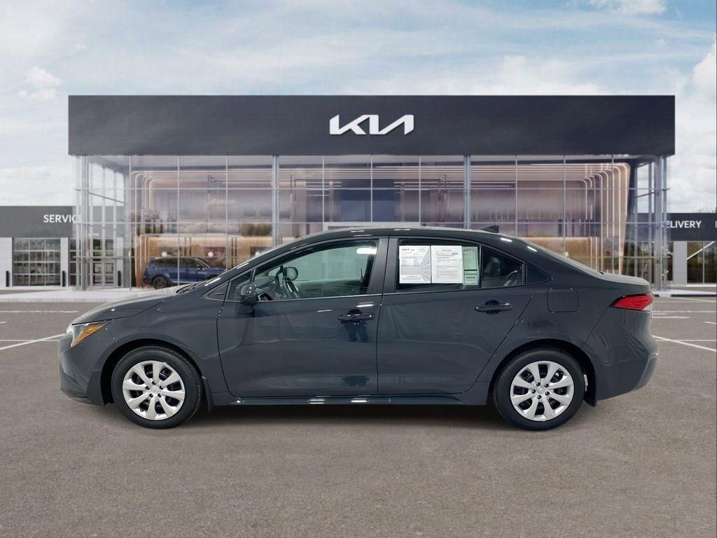 Used 2025 Toyota Corolla LE image 5