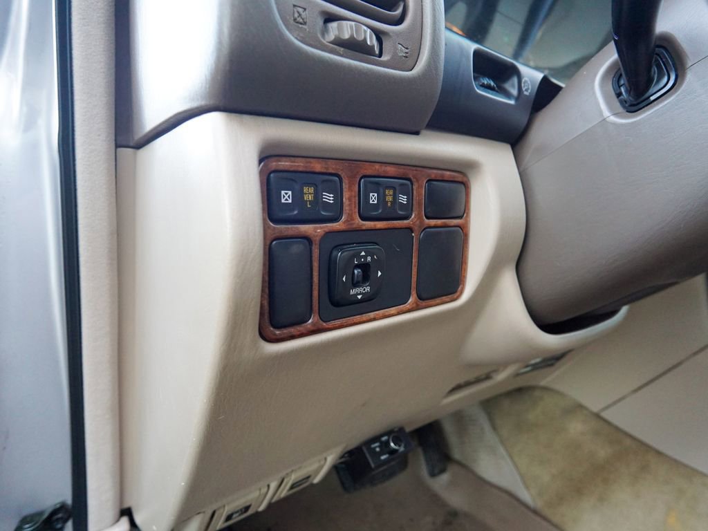 Used 2000 Toyota Land Cruiser image 16