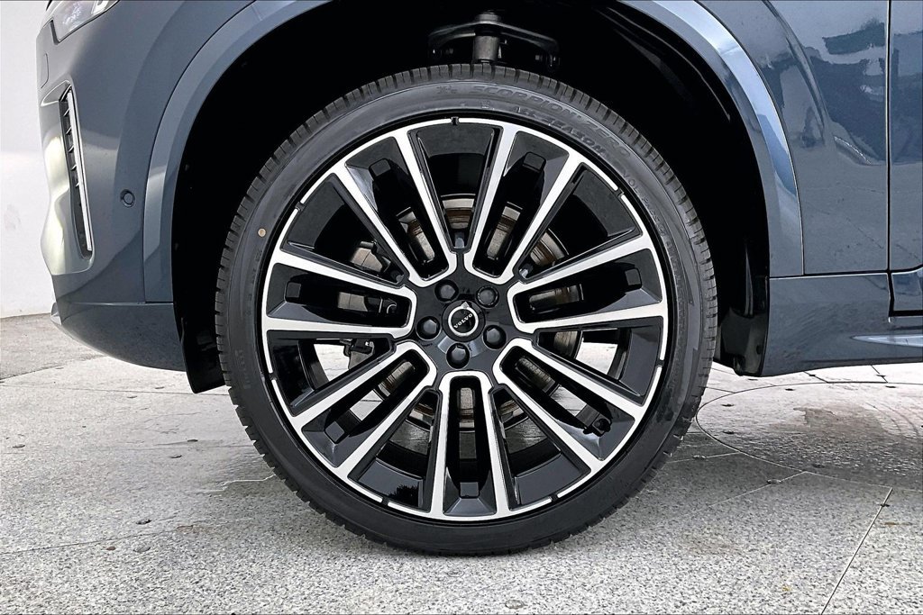 New 2026 Volvo XC90 B6 Plus w/ Protection Package Premier AWD/4WD image 34
