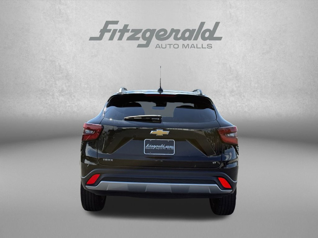 Used 2025 Chevrolet Trax LT FWD image 7